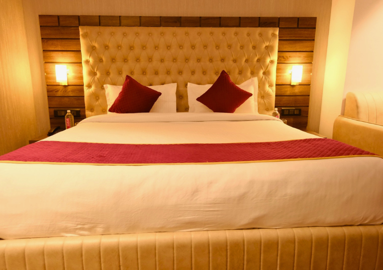 Deluxe Room - With Breakfast - Image 2