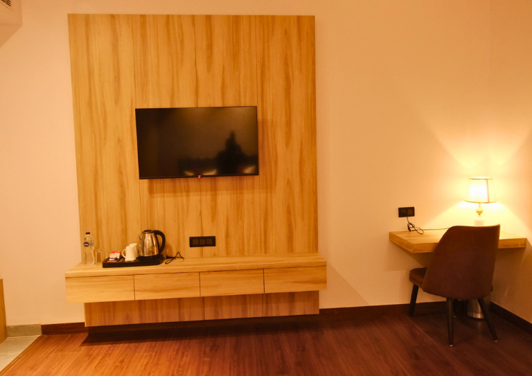 Deluxe Room - With Breakfast - Image 3